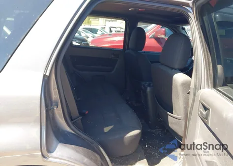 2009 Ford Escape Xlt z USA, uszkodzony, nr VIN 1FMCU93799KA86713